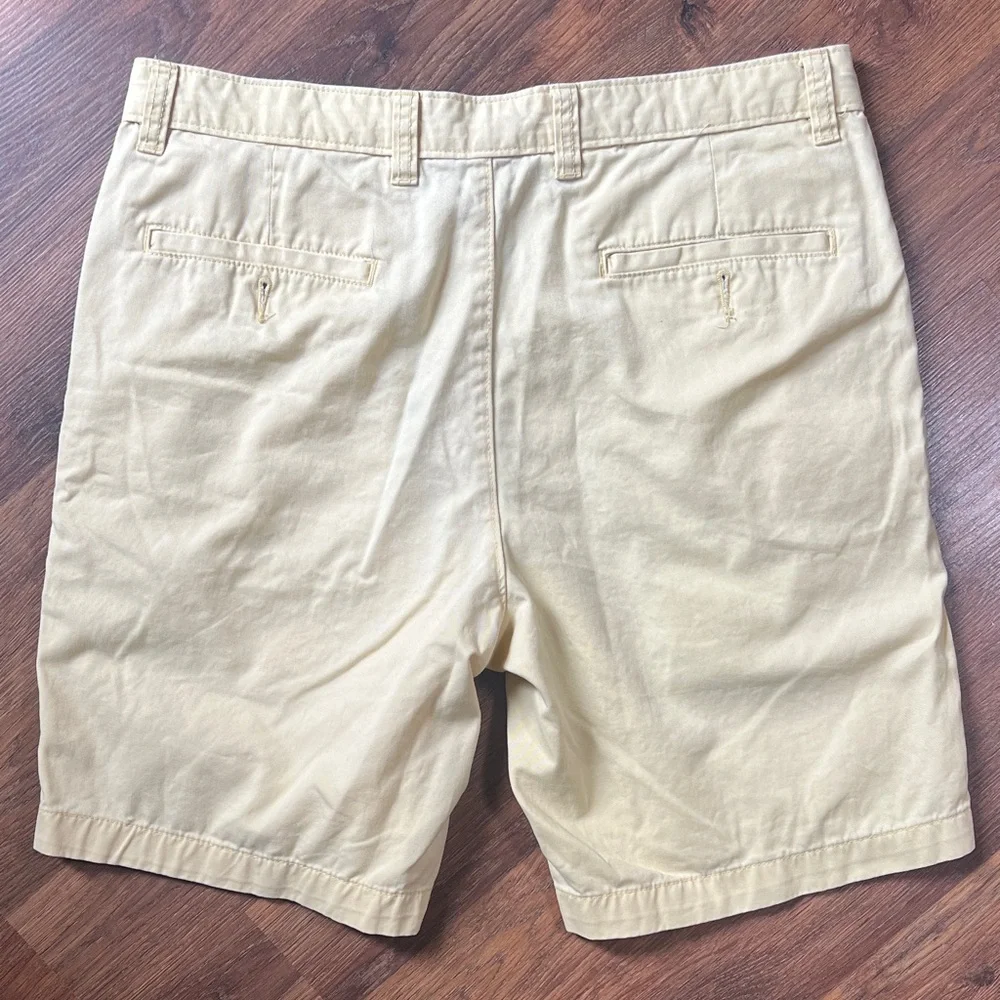 Club Room - Butter Yellow 🧈 - Waist 33 - Shorts